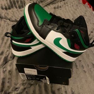 Toddler Jordan 1mids